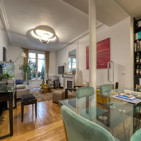 Apartment Luxury Place Near Champs Elysees Paris
