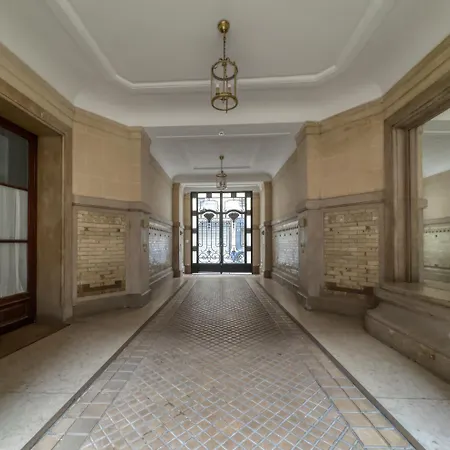 Luxury Place Near Champs Elysees Apartment Paris