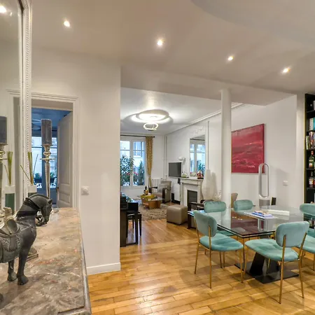 Apartment Luxury Place Near Champs Elysees