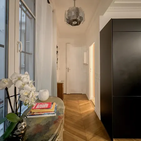 Luxury Place Near Champs Elysees