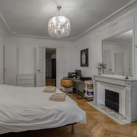 Apartment Luxury Place Near Champs Elysees