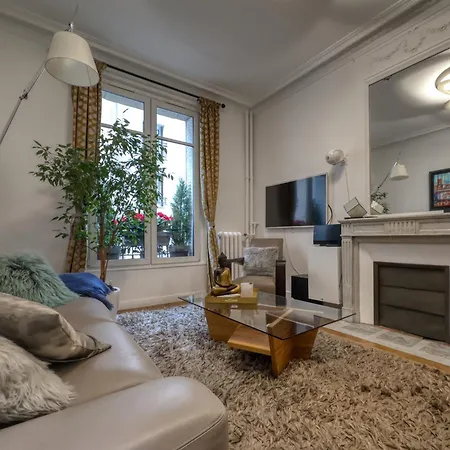 Luxury Place Near Champs Elysees