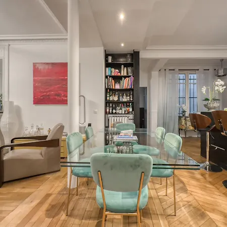 Luxury Place Near Champs Elysees