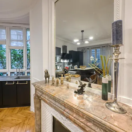 Luxury Place Near Champs Elysees Apartment