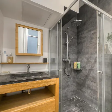 Apartment Luxury Place Near Champs Elysees Paris
