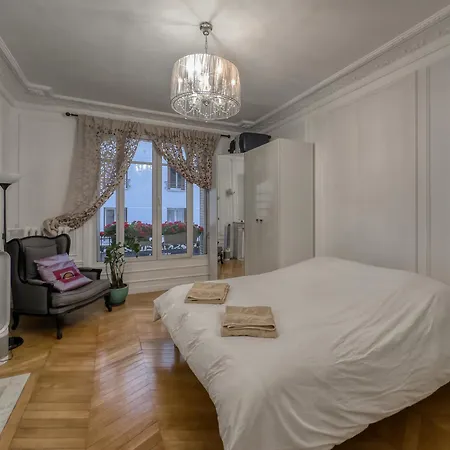 Luxury Place Near Champs Elysees Apartmán *